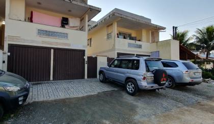 casa de 2 andares no coração da cidade de Penha