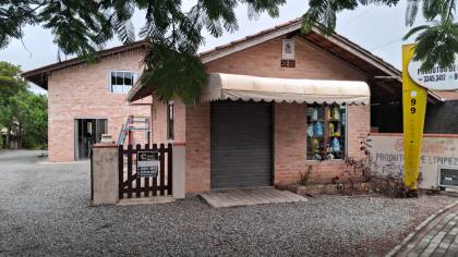 Casa com Grande Lote / Terreno de Bairro Para Vender no bairro Centro em Penha
