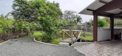 Casa com Grande Lote / Terreno de Bairro Para Vender no bairro Centro em Penha