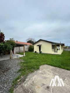 Casa de Esquina Para Vender no Bairro Nossa Senhora de Fátima em Penha