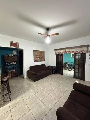 Casa Para Vender com 2 quartos sendo 1 suíte no Centro em Penha