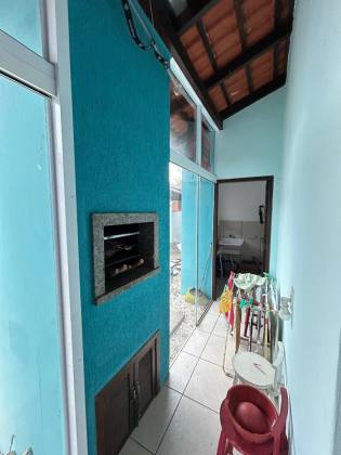 Casa Para Vender com 2 quartos sendo 1 suíte no Centro em Penha