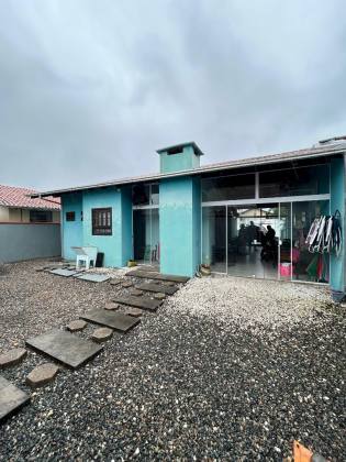 Casa Para Vender com 2 quartos sendo 1 suíte no Centro em Penha