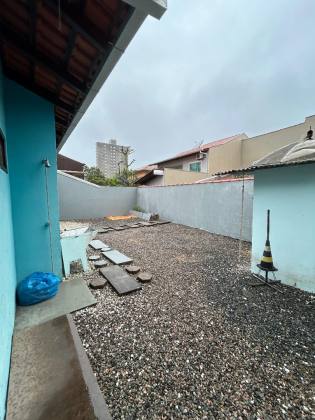 Casa Para Vender com 2 quartos sendo 1 suíte no Centro em Penha