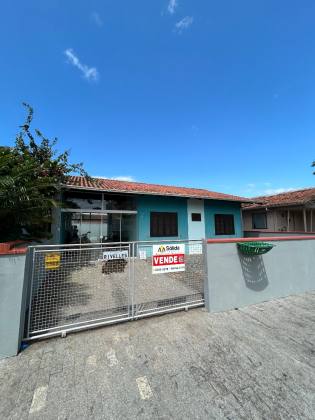 Casa Para Vender com 2 quartos sendo 1 suíte no Centro em Penha