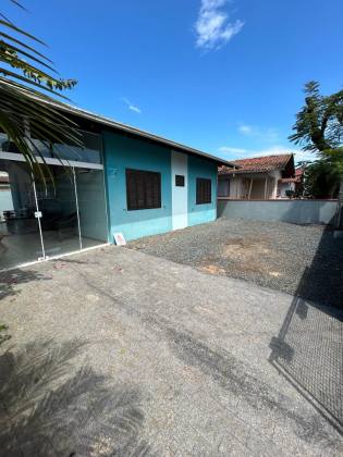 Casa Para Vender com 2 quartos sendo 1 suíte no Centro em Penha