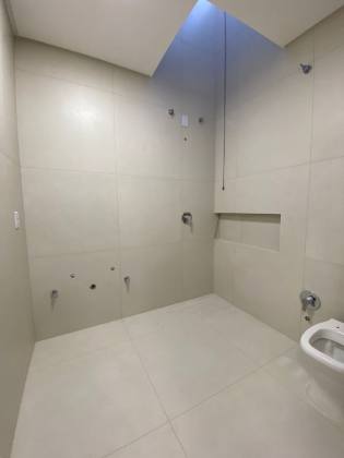 Sobrado com piscina Para Vender com 3 quartos sendo 1 suíte em Jaraguá do Sul