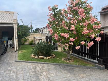 Casa Para Vender com 5 suítes na Praia de Armação em Penha