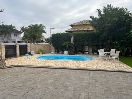 Casa Para Vender com 5 suítes na Praia de Armação em Penha