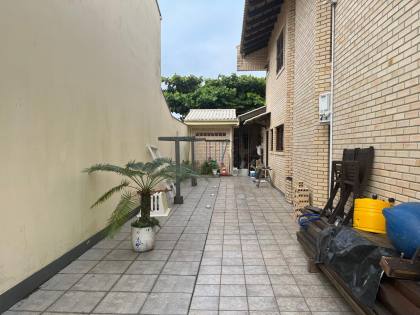 Casa Para Vender com 5 suítes na Praia de Armação em Penha