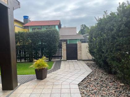 Casa Para Vender com 5 suítes na Praia de Armação em Penha