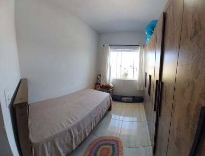 Sobrado Para Vender com 2 quartos no bairro Itacolomi em Balneário Piçarras