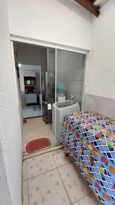 Sobrado Para Vender com 2 quartos no bairro Itacolomi em Balneário Piçarras