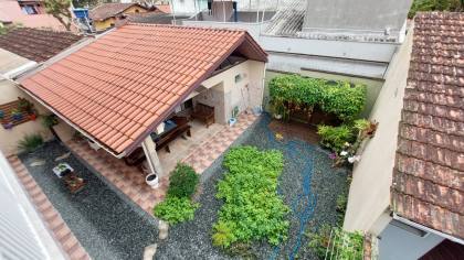 Sobrado Para Vender com 7 quartos 1 suítes no bairro Centro em Penha