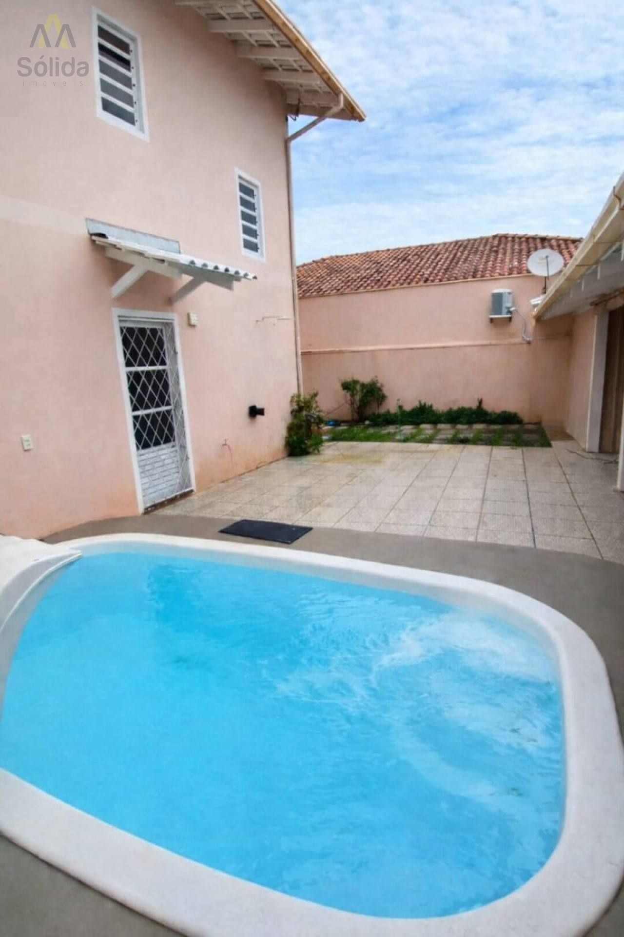 Excelente Oportunidade! Casa Ampla com 5 Quartos, Piscina e Área de Festa - Centro em Penha