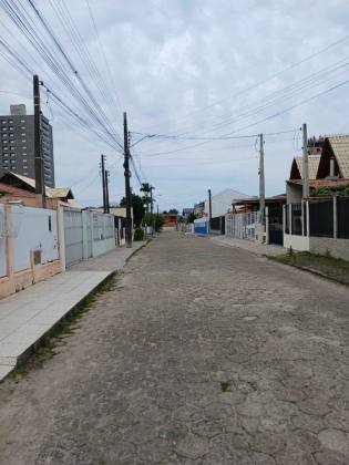 Casa Para Vender com 5 quartos 1 suíte com piscina no Centro de Penha