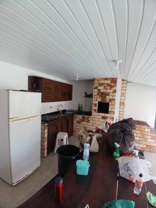 Casa Para Vender com 5 quartos 1 suíte com piscina no Centro de Penha