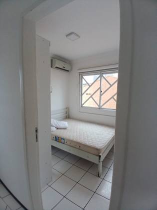 Casa Para Vender com 5 quartos 1 suíte com piscina no Centro de Penha