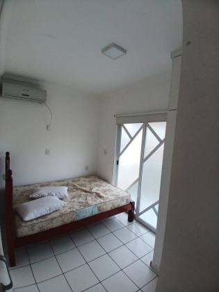Casa Para Vender com 5 quartos 1 suíte com piscina no Centro de Penha