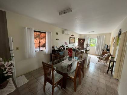 Casa Com 1 Suíte + 2 Dormitórios no Centro de Penha