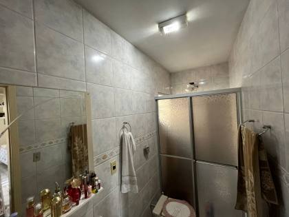 Casa Com 1 Suíte + 2 Dormitórios no Centro de Penha