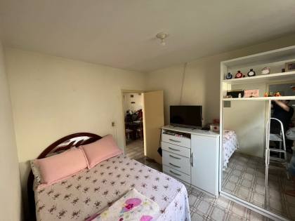 Casa Com 1 Suíte + 2 Dormitórios no Centro de Penha