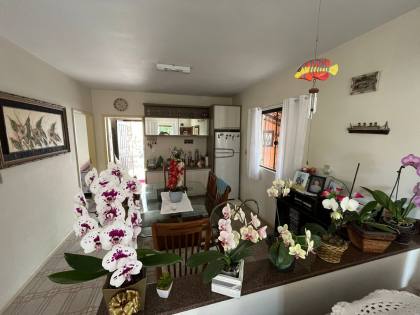 Casa Com 1 Suíte + 2 Dormitórios no Centro de Penha