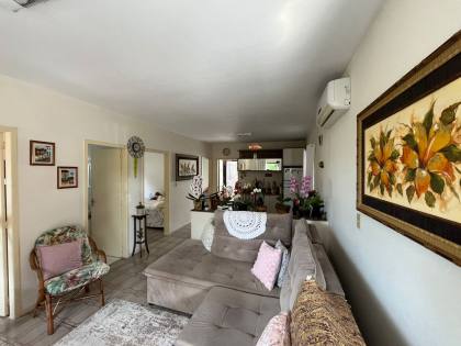 Casa Com 1 Suíte + 2 Dormitórios no Centro de Penha