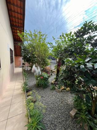 Casa Com 1 Suíte + 2 Dormitórios no Centro de Penha