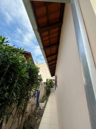 Casa Com 1 Suíte + 2 Dormitórios no Centro de Penha