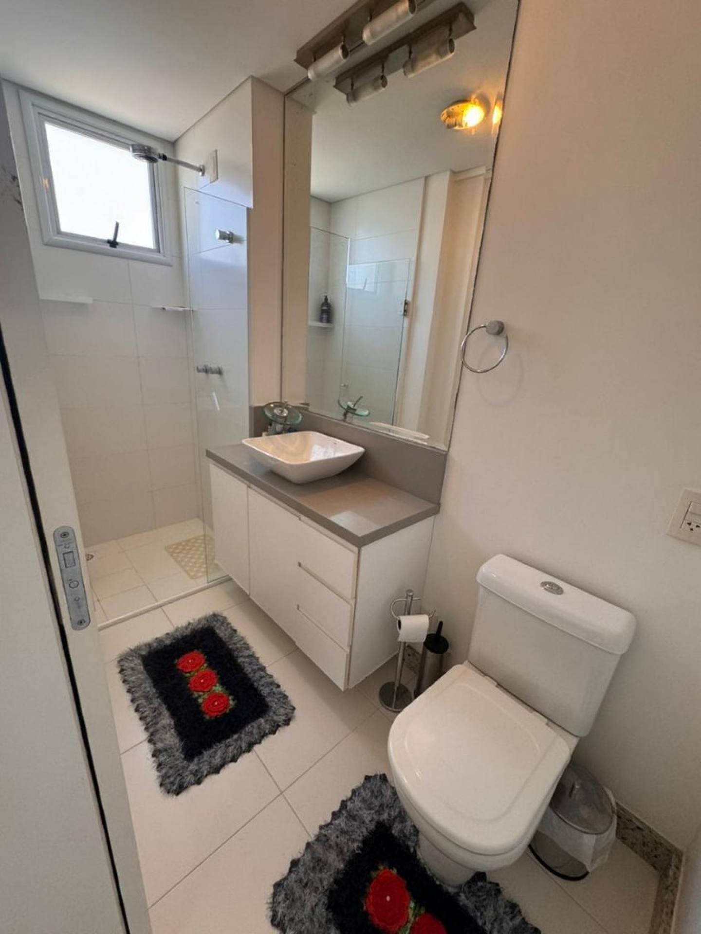 APARTAMENTO COM 3 SUÍTES NO CENTRO DE BALNEÁRIO CAMBORIÚ