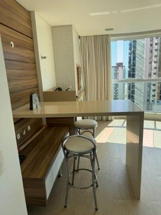 APARTAMENTO COM 3 SUÍTES NO CENTRO DE BALNEÁRIO CAMBORIÚ