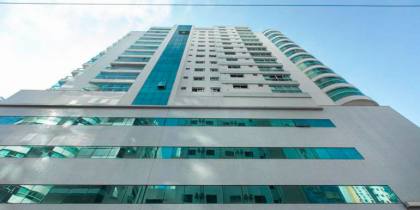 APARTAMENTO COM 3 SUÍTES NO CENTRO DE BALNEÁRIO CAMBORIÚ