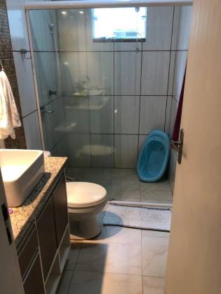 Sobrado Mobiliado Para Vender com 3 quartos 1 suítes no bairro Armação em Penha