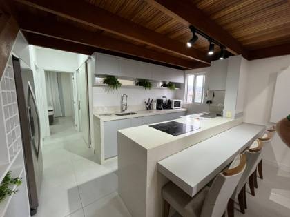 APARTAMENTO DIFERENCIADO COM MEZANINO E MOBILIADO