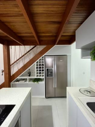 APARTAMENTO DIFERENCIADO COM MEZANINO E MOBILIADO