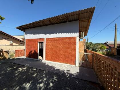 Casa Mobiliada com 5 quartos 1 suíte no bairro Armação em Penha