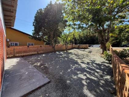 Casa Mobiliada com 5 quartos 1 suíte no bairro Armação em Penha
