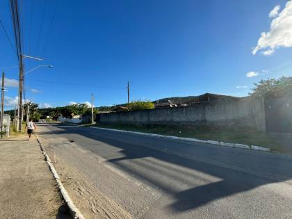Casa com Terreno de 654 M2 - Excelente Localização