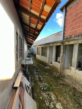 Casa com Terreno de 654 M2 - Excelente Localização