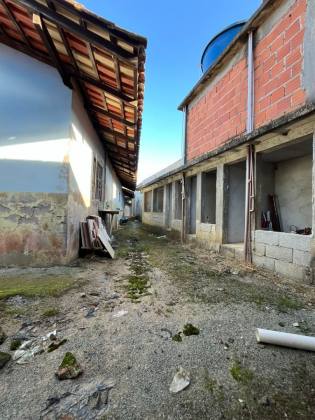 Casa com Terreno de 654 M2 - Excelente Localização