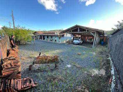 Casa com Terreno de 654 M2 - Excelente Localização