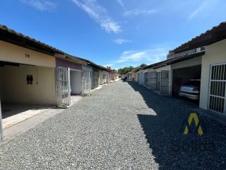 CASA NO CENTRO DE PENHA