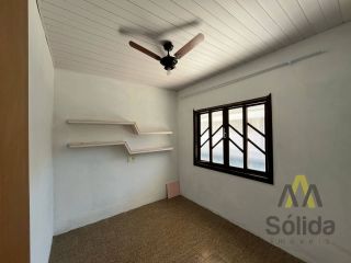 CASA NO CENTRO DE PENHA