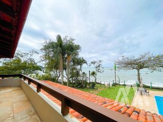 Casa de Alto Padrão Frente Mar