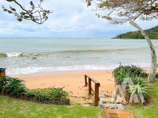 Casa de Alto Padrão Frente Mar