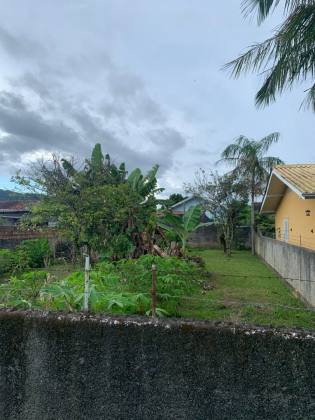 Excelente Terreno no Bairro Armação em Penha com 336m²