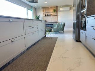 Apartamento Frente Mar – Finamente Mobiliado e Pronto para Morar!