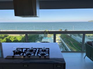 Apartamento Frente Mar – Finamente Mobiliado e Pronto para Morar!