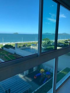 Apartamento Frente Mar – Finamente Mobiliado e Pronto para Morar!